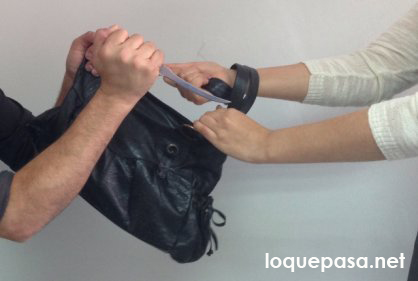 Simulación de un robo de bolso
